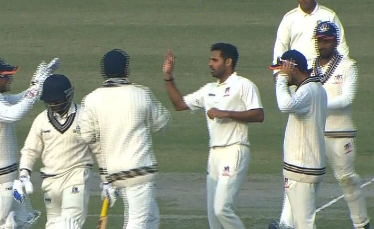 Bhuvneshwar Kumar Ranji Trophy 2024 : भुवनेश्वर कुमार की स्विंग गेंदबाजी ने बंगाल को पस्त किया, टीम इंडिया में वापसी की उम्मीदें बढ़ीं 8 Bhuvneshwar Kumar bags career-best figures